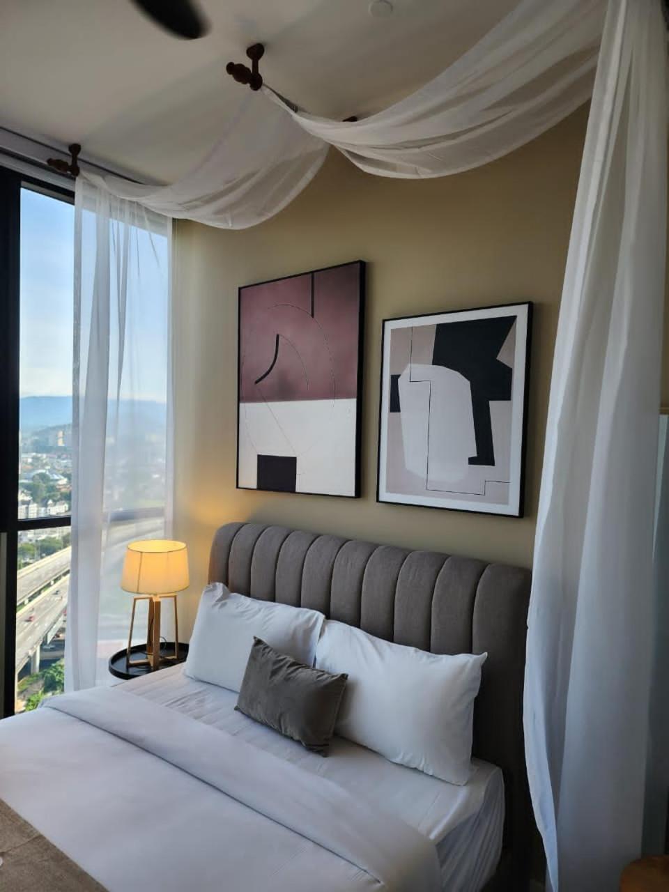 Scarletz Suites Klcc By Gc Luxury Suites 쿠알라룸푸르 외부 사진