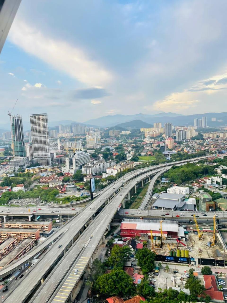 Scarletz Suites Klcc By Gc Luxury Suites 쿠알라룸푸르 외부 사진
