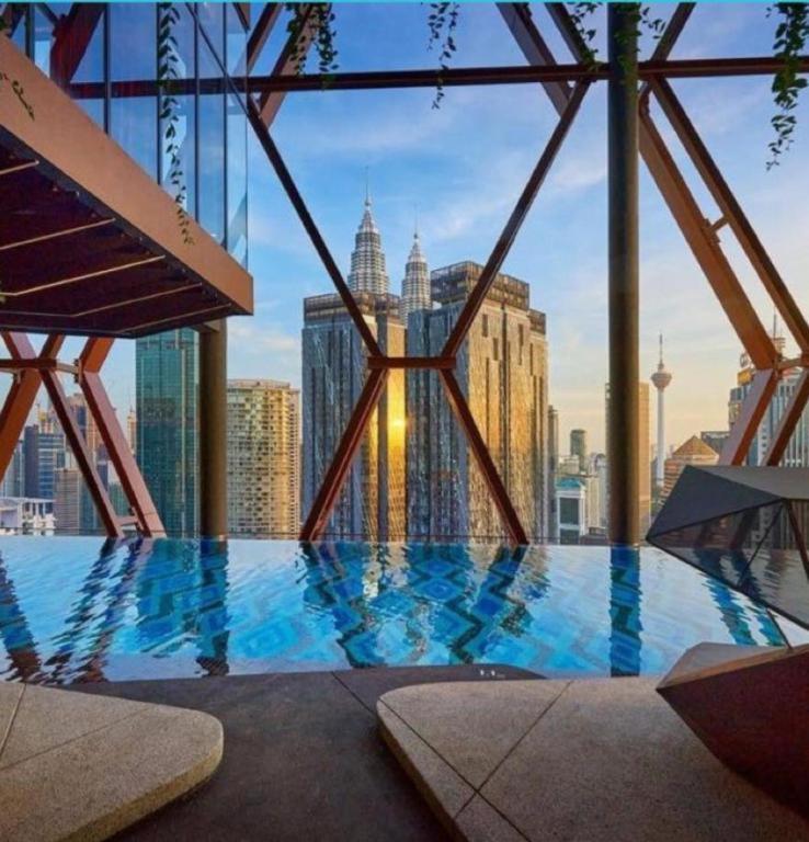 Scarletz Suites Klcc By Gc Luxury Suites 쿠알라룸푸르 외부 사진