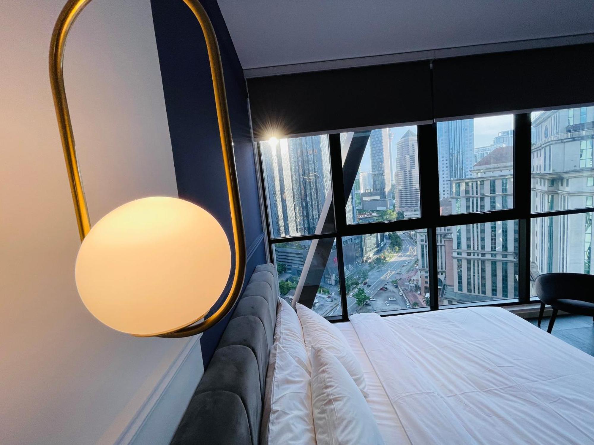 Scarletz Suites Klcc By Gc Luxury Suites 쿠알라룸푸르 외부 사진