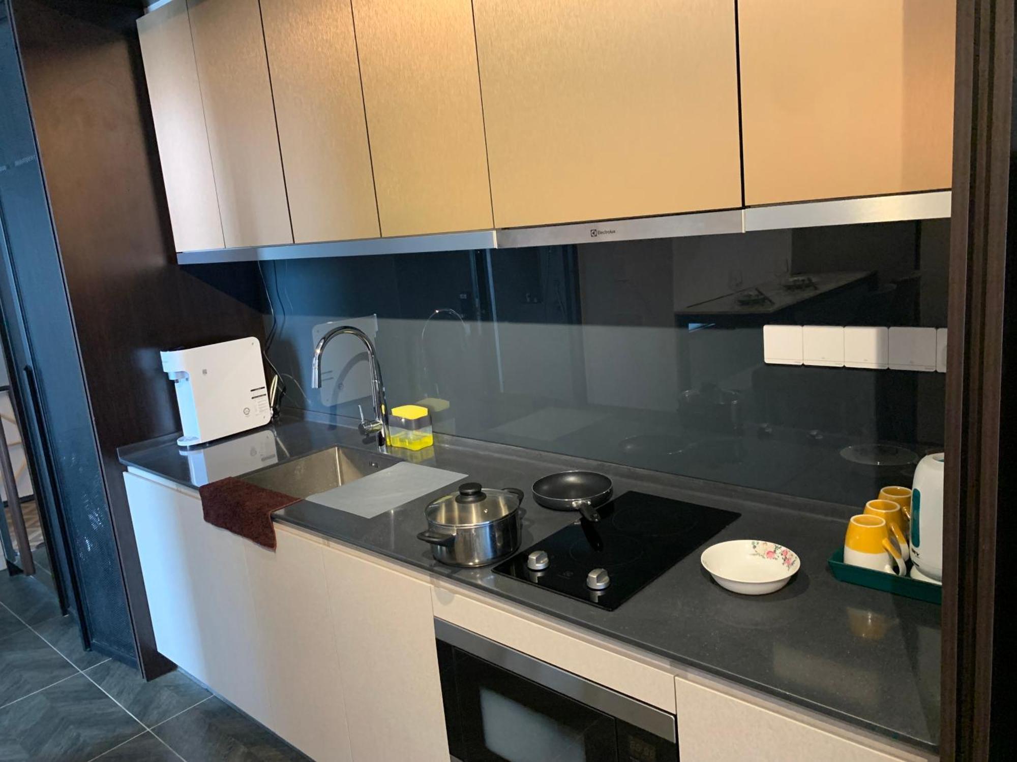 Scarletz Suites Klcc By Gc Luxury Suites 쿠알라룸푸르 외부 사진